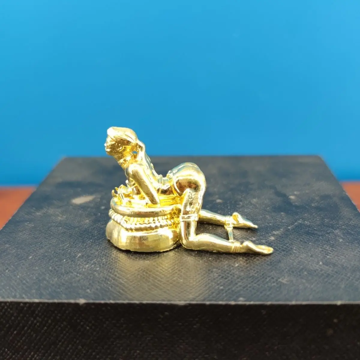 

Mini Brass Wine Server Girl Figurine - Anime Decor, Collectible Desktop Statue for Home/Office, Trendy Otaku Gift