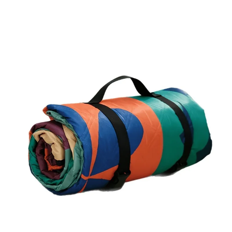 Oversized Heavy-Duty Waterproof Picnic Pad, Customizable Foldable Moisture Barrier Camping Mat for Outdoor Sitting