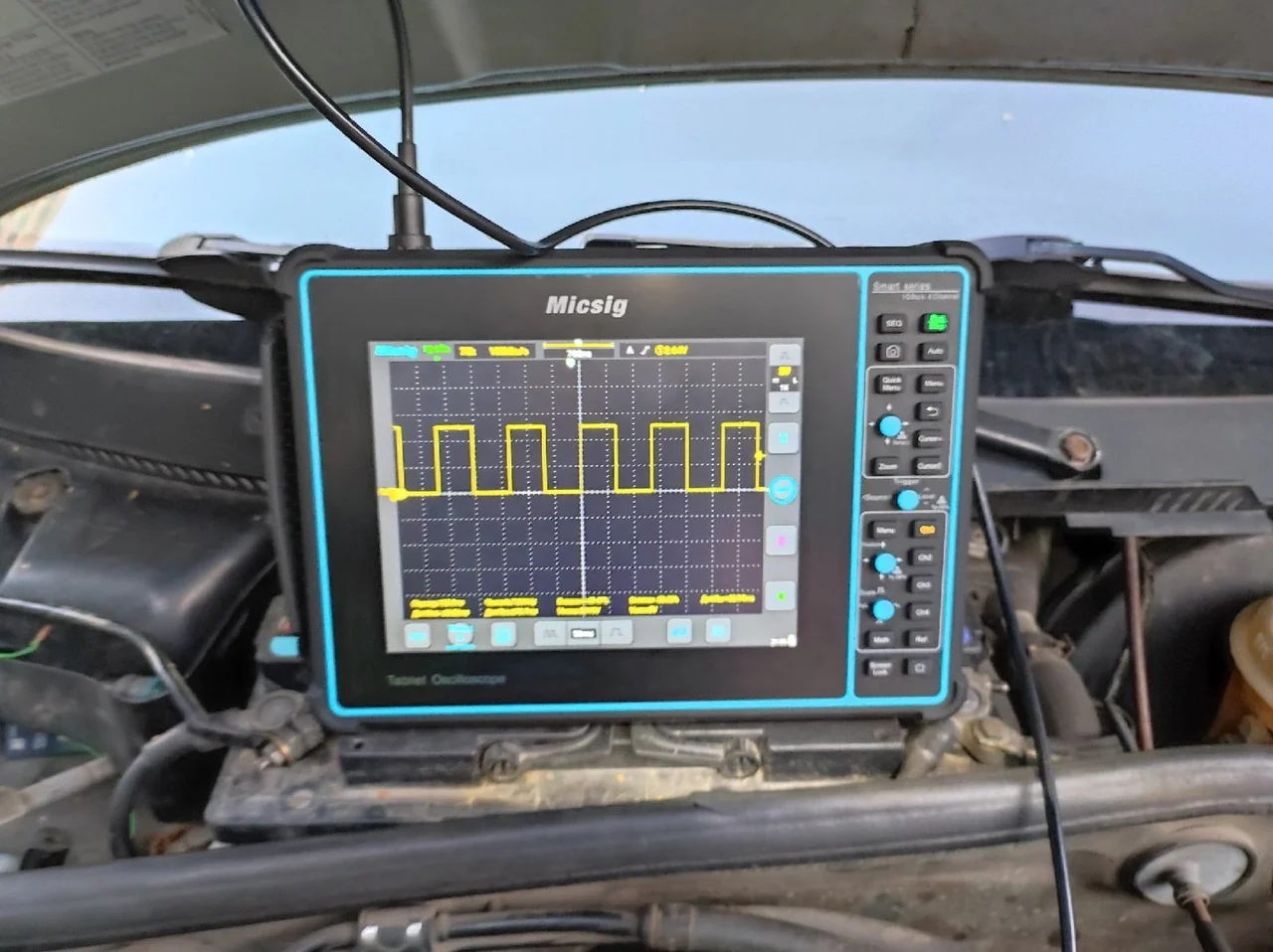 Micsig Automotive Tablet Oscilloscope 8\