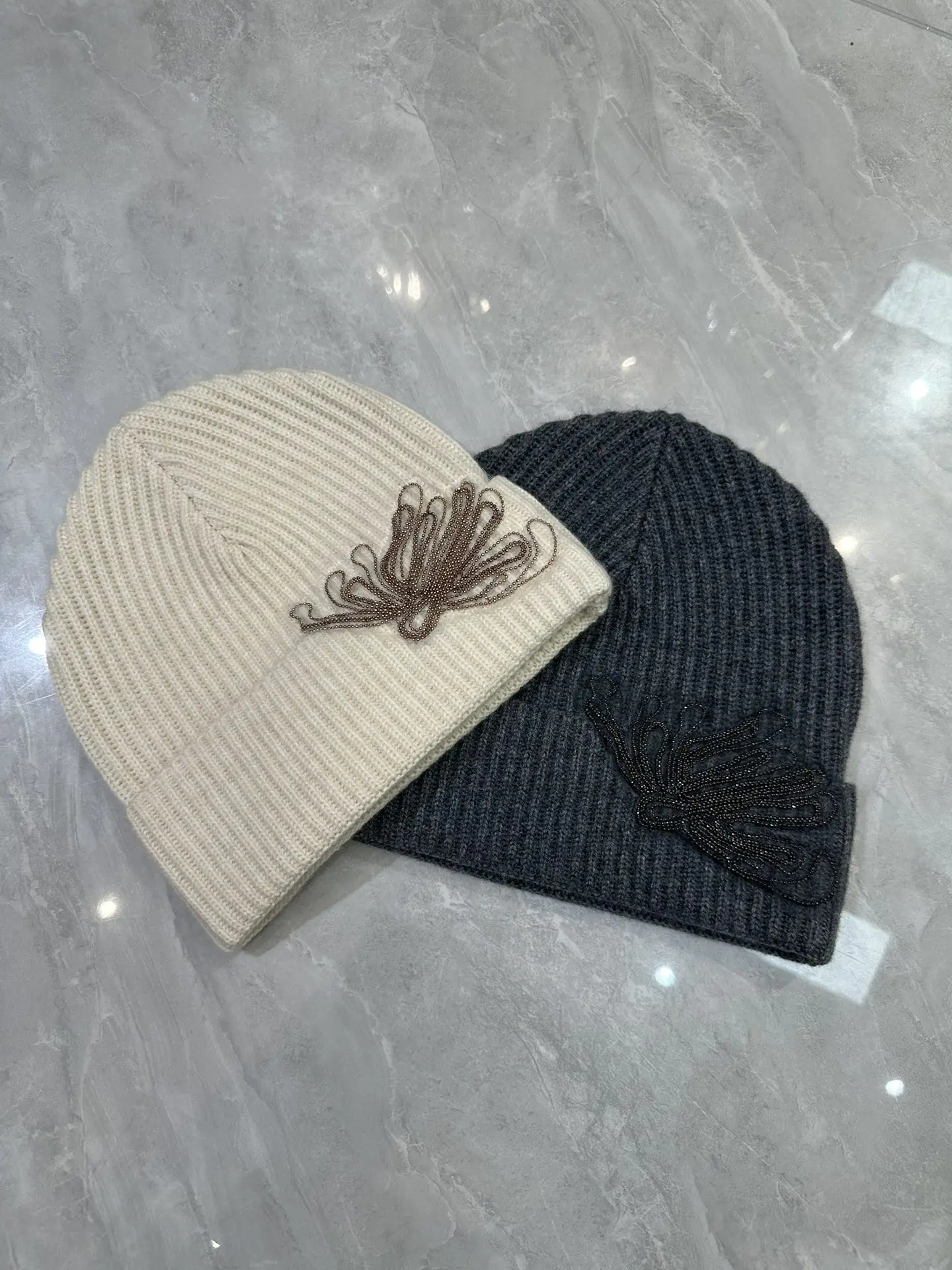 In-Stock: High-Quality, Stylish Cashmere Hat With Chain-Link Pattern (2 Colors) – New For Autumn/Winter 2026.