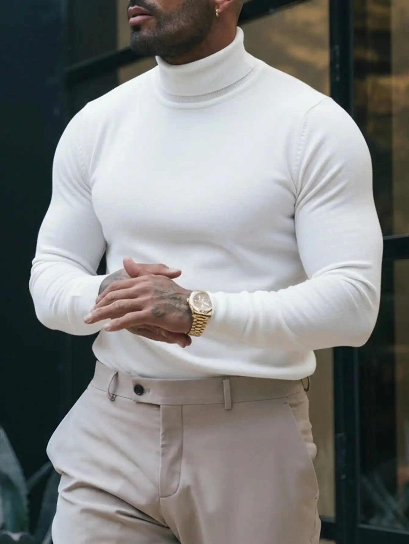 

Мужской однотонный белый свитер с высоким воротом для осенне-зимнего сезона