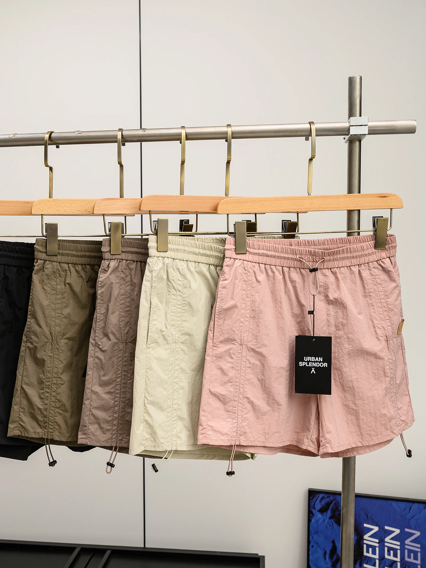 

Outdoor Sports High Waist Lightweight Breathable Quick Dry Waterproof Women's Elastic Waist Shorts Summer Trendy Straight Leg