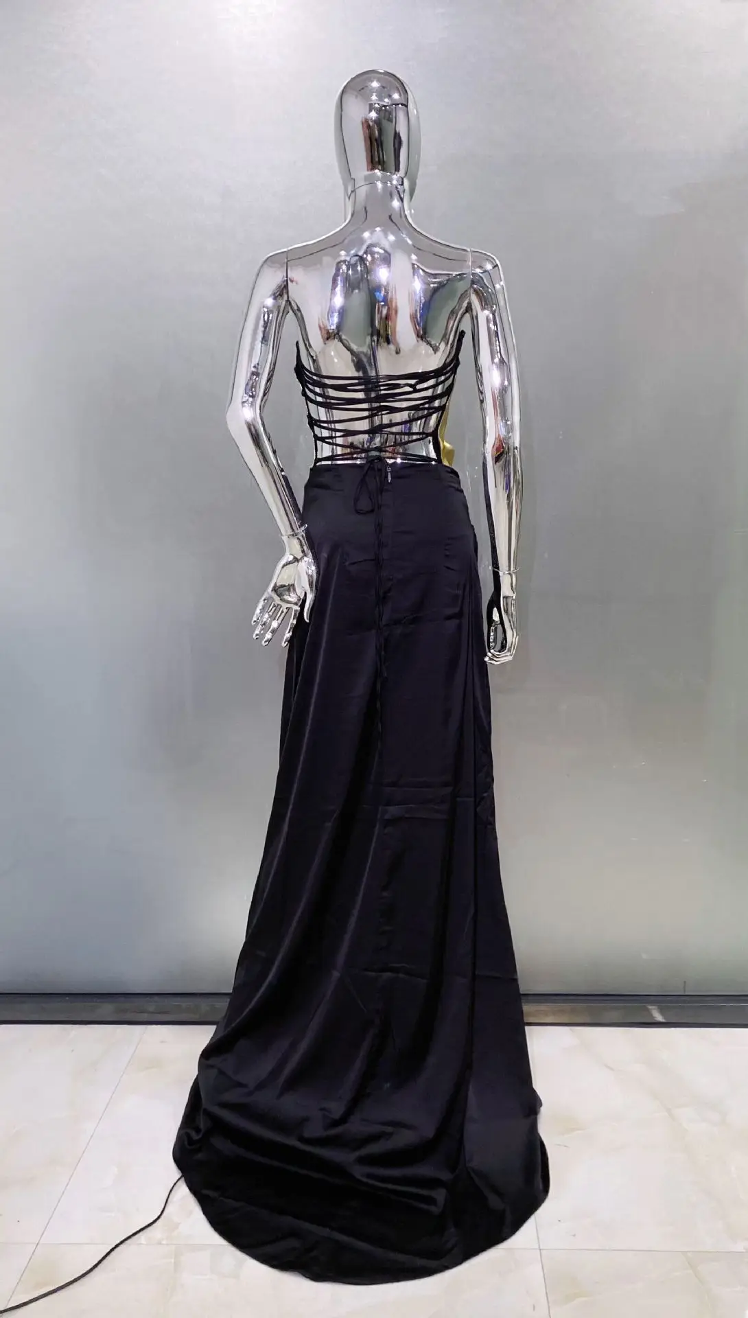 Abiti da festa sexy senza spalline in raso con spacco alto per le donne Lusso 2025 Estate Nuovo Patwork Celebrity Club Wear Abito da sera