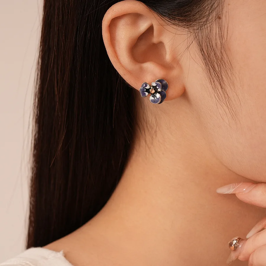 Boho Purple Flower Earrings Gradient Color Mini Oil Dripping Enamel Stud Earrings Retro Piercing Earrings Wedding Jewelry