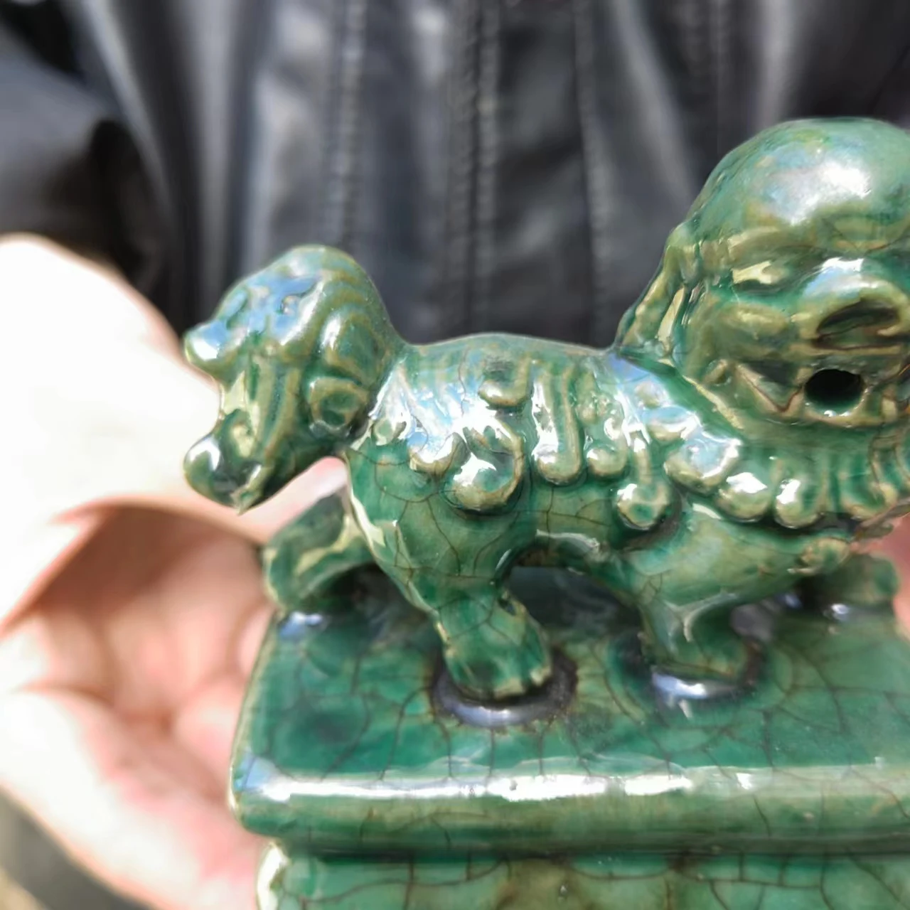 Pair Beijing Lions Fu Foo Dog lion Statues green Ceramic Chinese Feng Shui Decor Prosperity Home and Office Sculpture Gift for