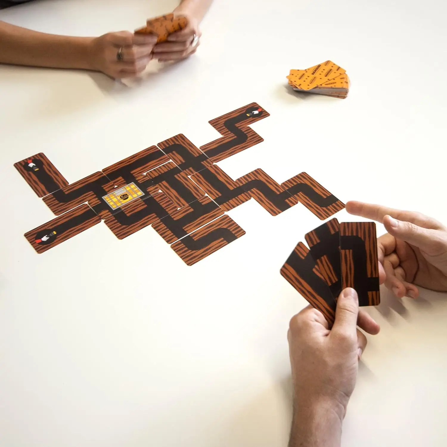 لعبة ألغاز بطاقة بانديدا، لعبة طاولة بانديدو، لعبة استراتيجية ممتعة للعائلة، لعبة تعاونية ليلية، 1-4 لاعبين #4