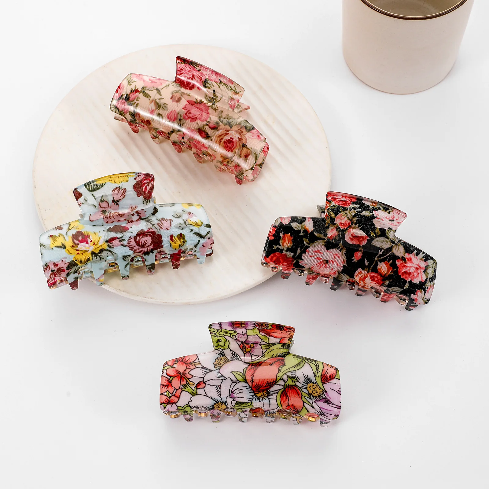 

Hair Clips, Women's Hairpins, Shark Clips, Hair Accessories That Won't Damage Hair or Bangs.