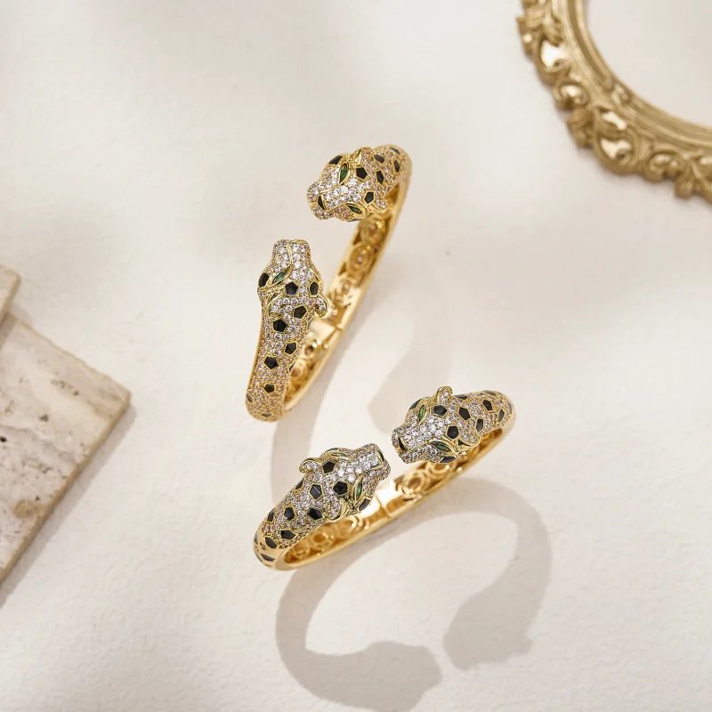 Light Luxury Double Head Leopard Bangle Gold Plated Open Cuff Inlaid Cubic Zirconia Drip Oil Black Flower Unique Textured Green