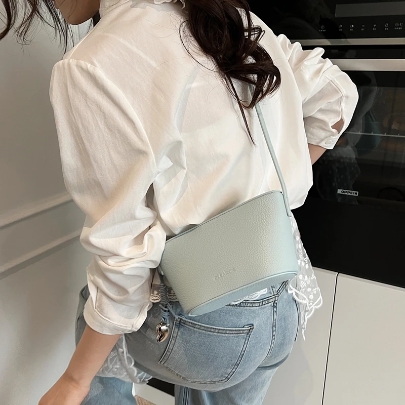 

Designer Small Bucket Bag For Women New Solid Simple Style Box Bag Niche Western-Style Shoulder Bag Crossbody Bag Versatile