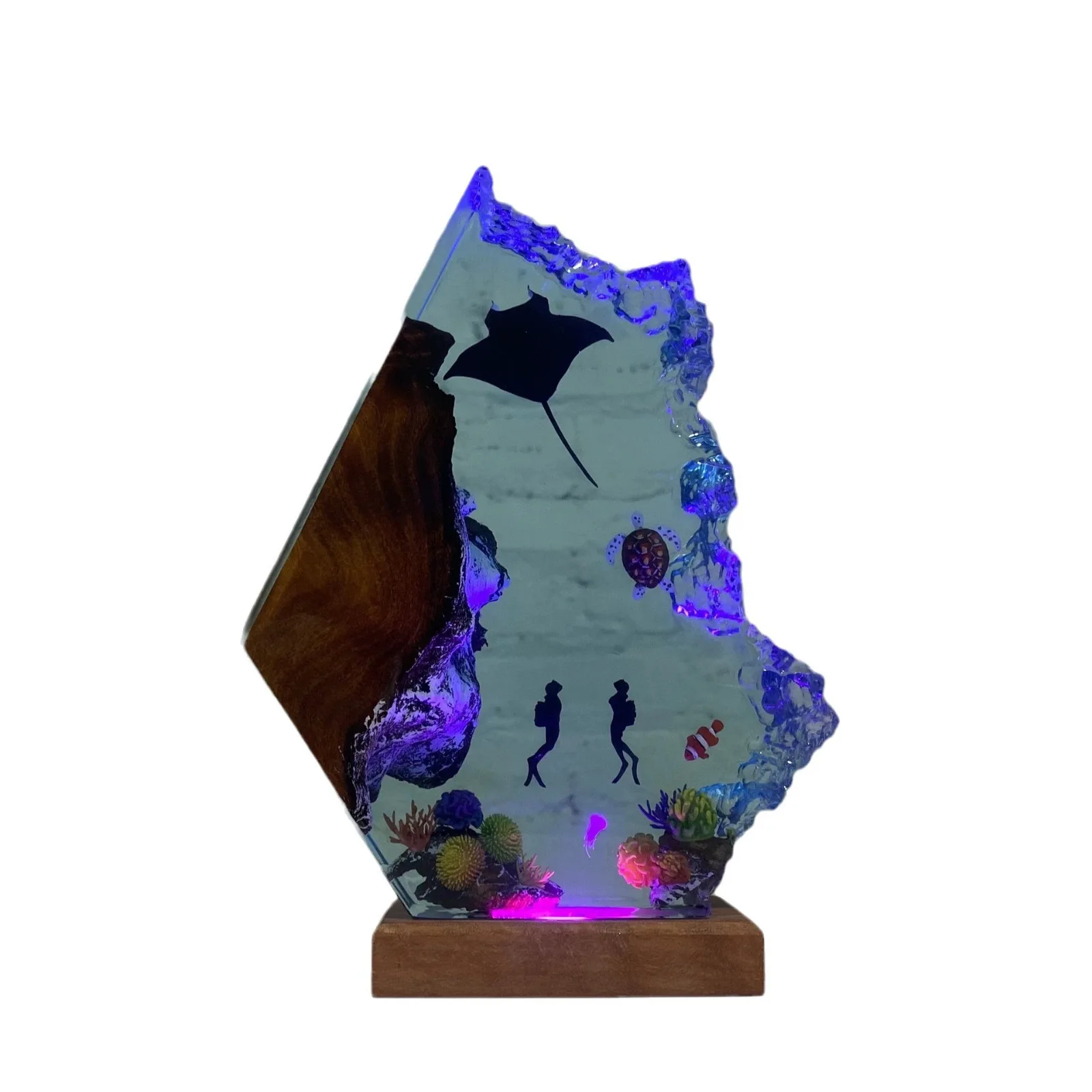 New Atmosphere Couple Divers Manta Ray Resin Luminous Ornaments Epoxy Resin Ocean Home Decoration