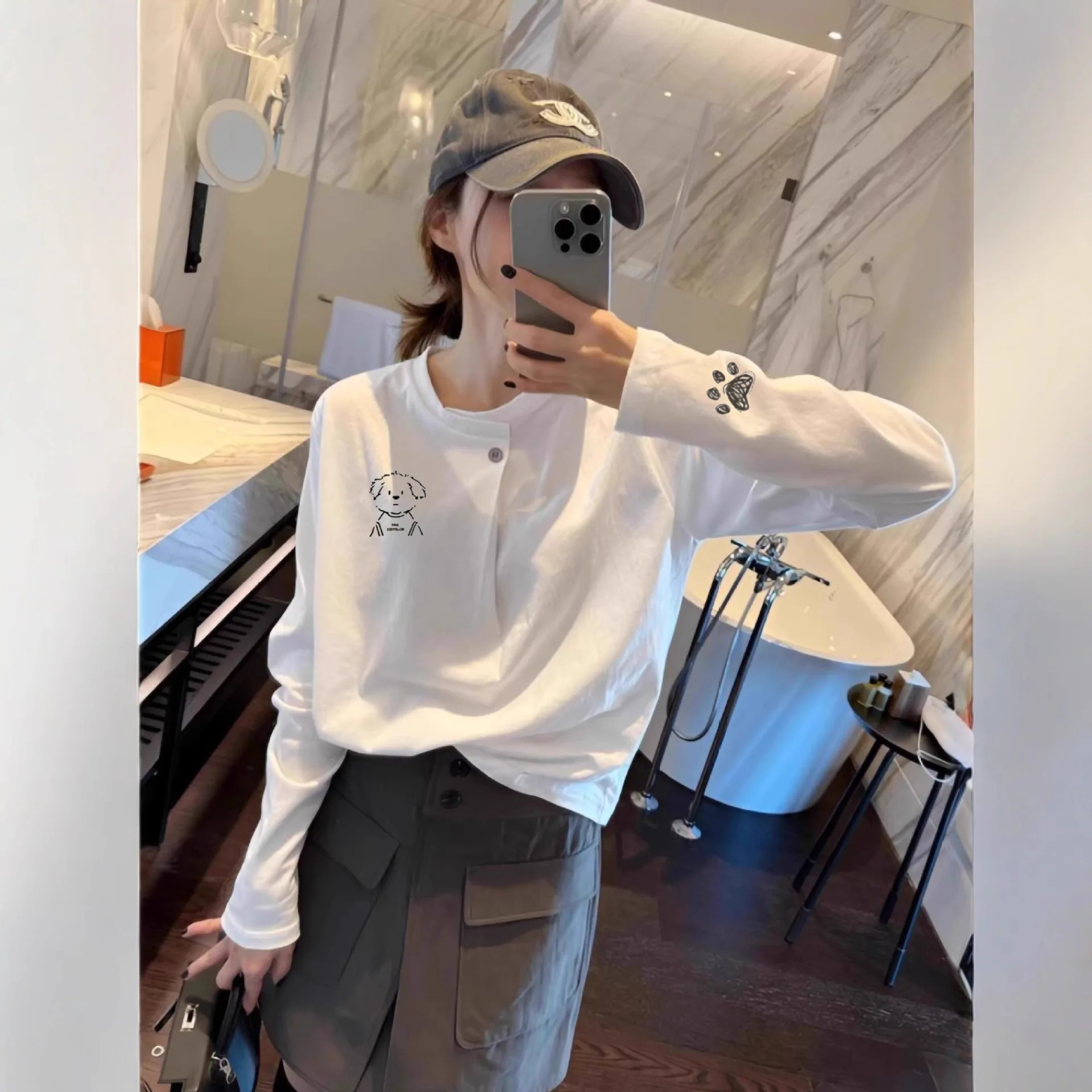 

Женская корейская хлопковая футболка с длинными рукавами ранней осени 2025 года | Дизайн белого переднего плеча | Внутренняя и нижняя верхняя часть