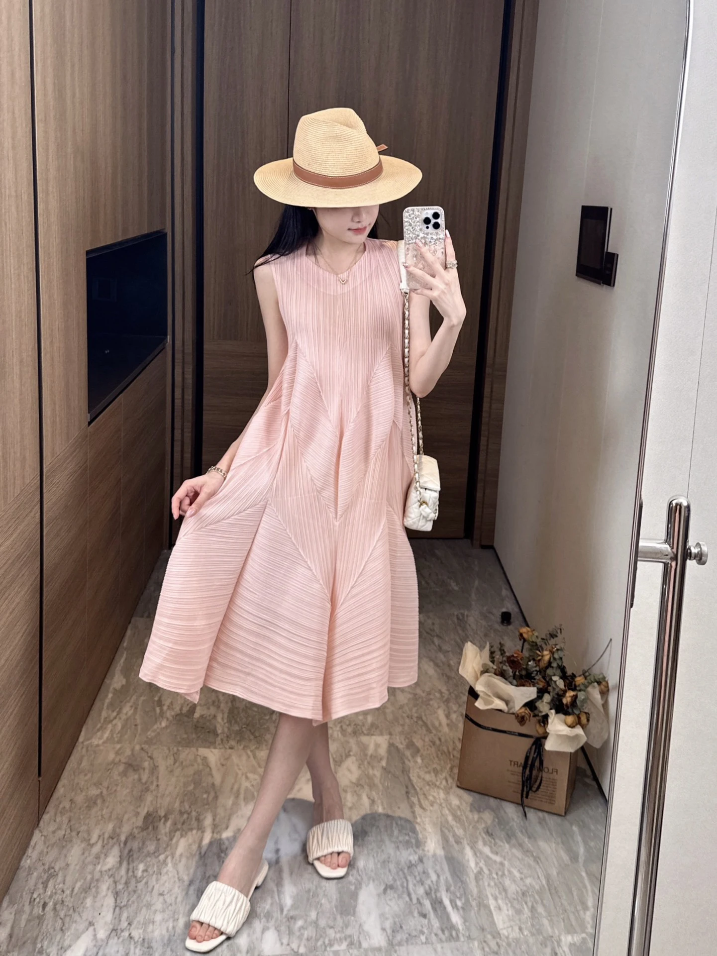 

Women's Miyake Pleated Summer New Long Lantern Dress Large Loose Sleeveless Bud Dress Women High Quality Elegant Classic Clothes