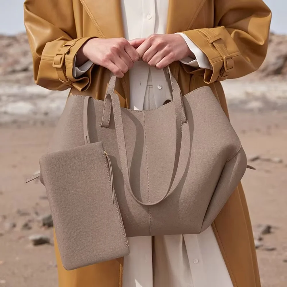 Thumbnail 3 - #83 Bucket Bags Comparison Guide