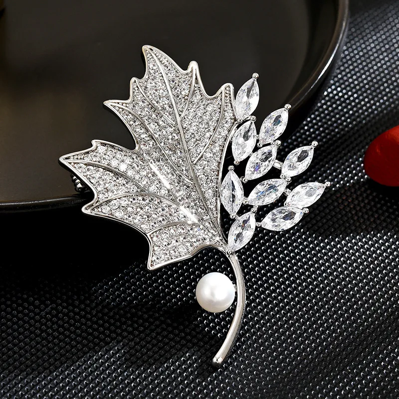 Chinese Style Auspicious Maple Leaf Brooch Paved Sparkling Zircon Freshwater Pearl Elegant Pin For Women Coat Dress Scarf Decor