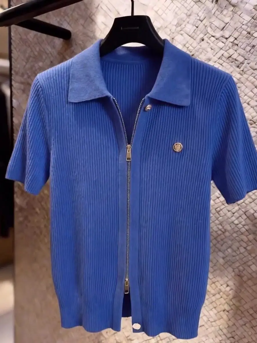 Blue Vintage Style Knitted T-Shirt For Women In Summer 2026, Featuring A Collared Zipper And Versatile Plus Size Top