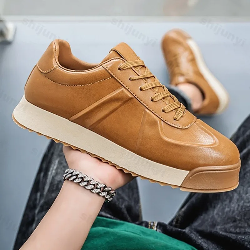 

2025 Autumn New Style Men's Retro Low Top Thick Soled Casual Shoes Fashion Niche Comfortable Versatile Non Slip Chunky Sneakers