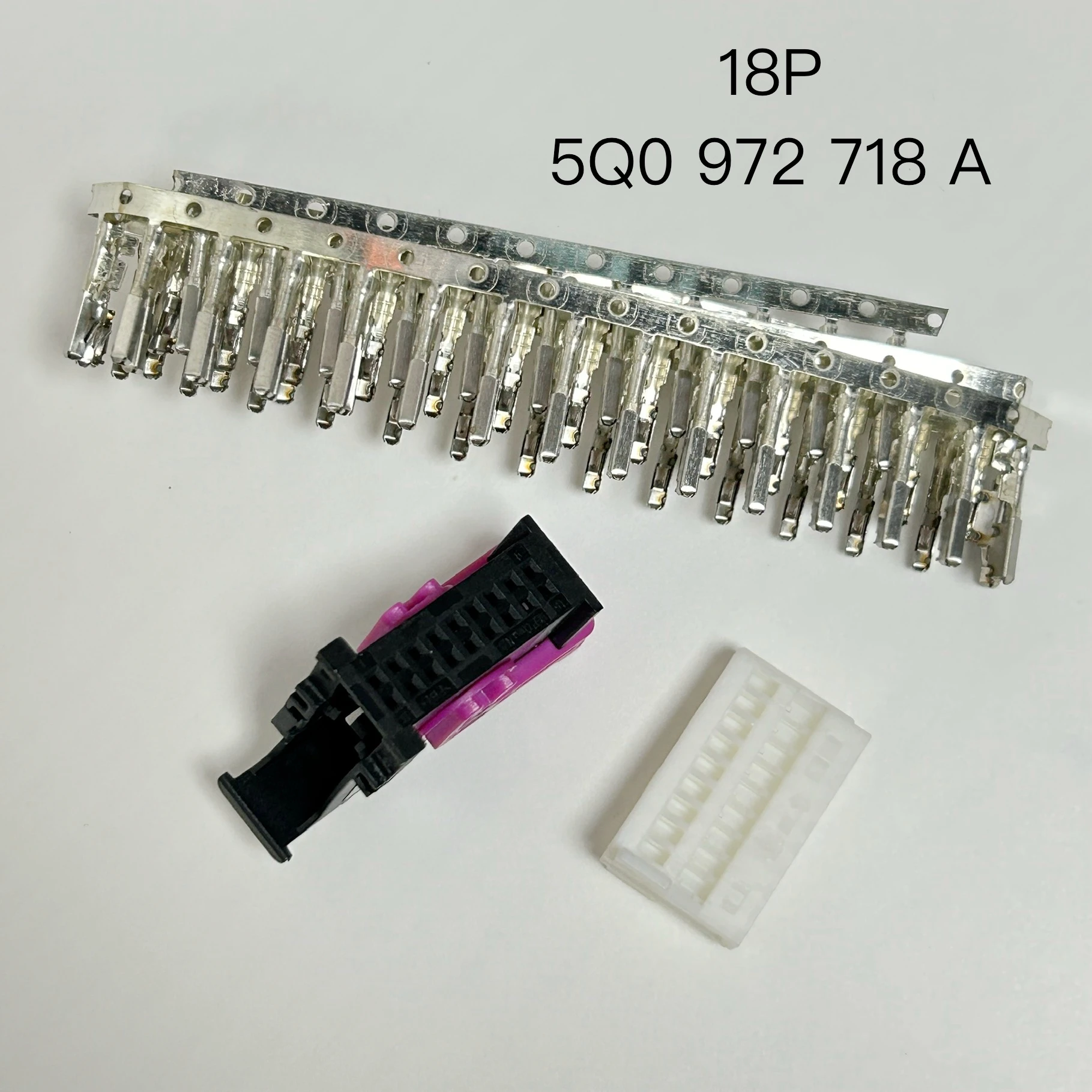 5Q0 972 718A V olkswagen Golf Lingdu Instrument Plug Connector 18p Automotive Modification Connector