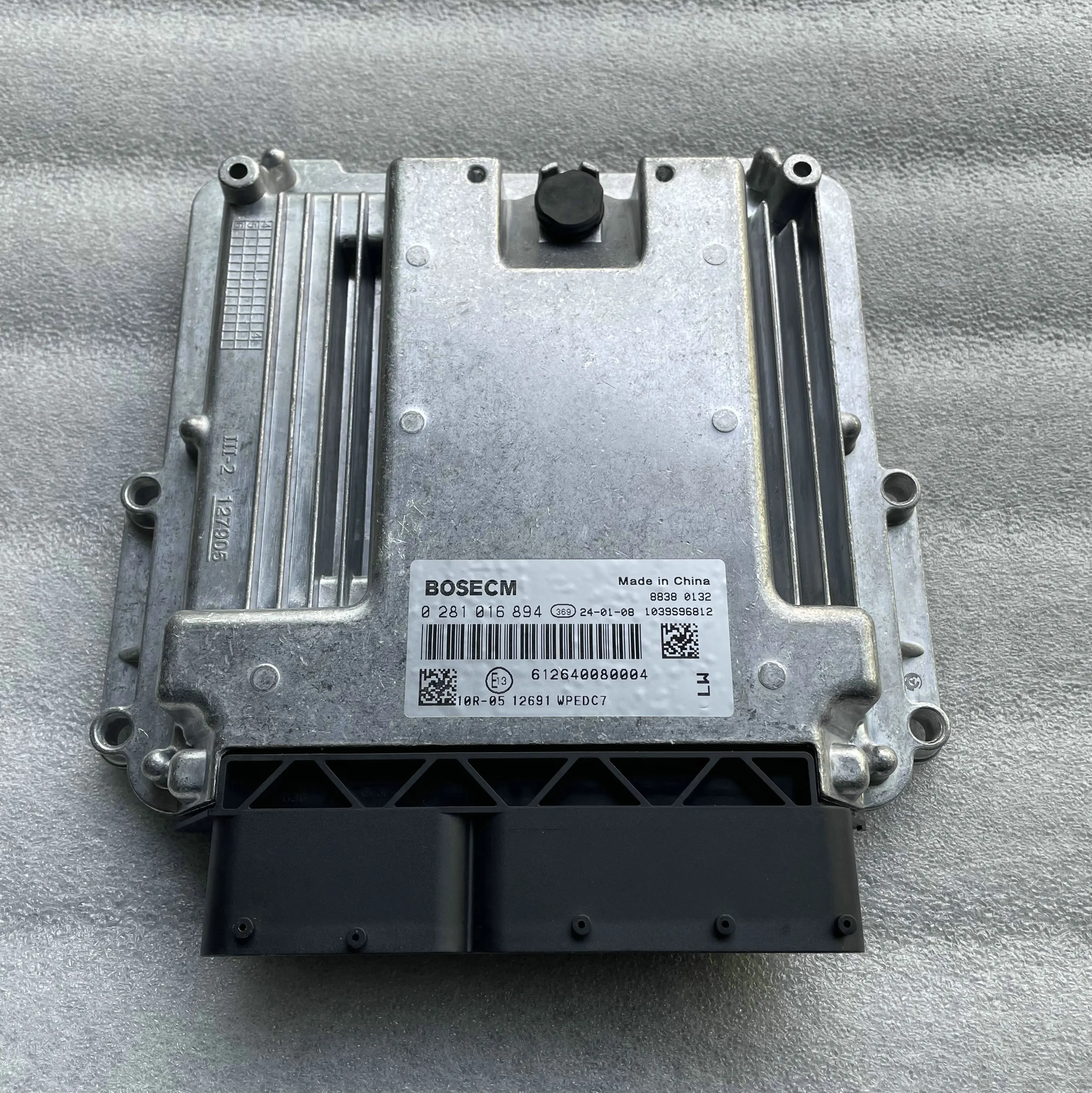 High quality 0281016894 New ECU diesel engine computer board 612640080004 EDC17 P949-V732 894 suitable for Weichai