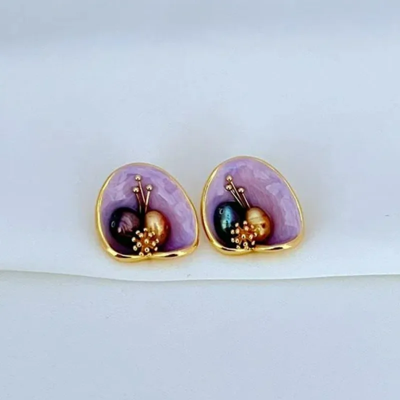 

New Fashion Creative Fun Enamel Dripping Glaze ColorsNatural Freshwater Pearl Inlaid Snail Female Exquisite Earstuds Jewelry
