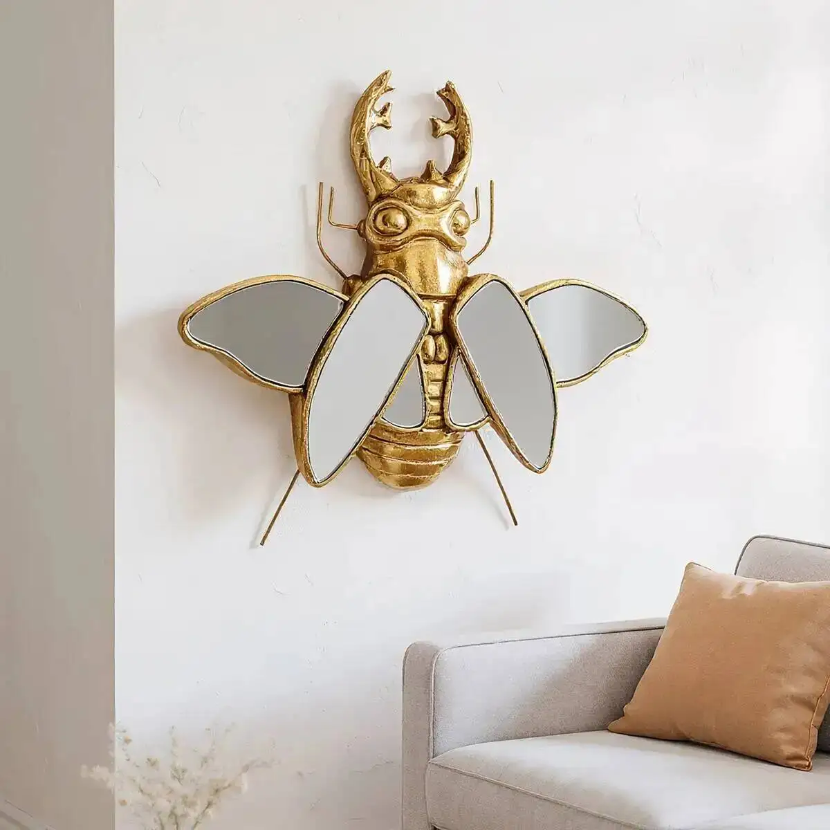 Unique winged beetle mirror wall decoration gold Resin insect design for wall decor in guesthouses and cafes