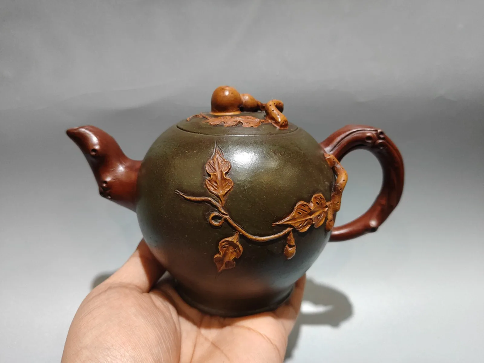 Chinese Yixing Zisha Clay Handmade Exquisite Gourd Teapot 122033