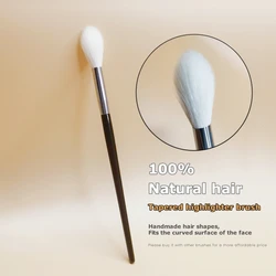 Tapered Highlighter Makeup Brushes Natural Goat Hair High Quality Face Blender Contour Make Up Brush Tools