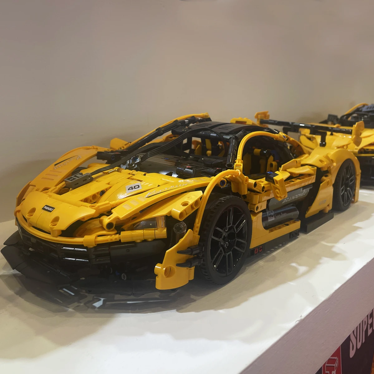 

1:10 Техническая серия P1 Оранжевый спортивный автомобиль Строительный блок Городской скоростной гоночный автомобиль Модель Кирпичные игрушки для детей Подарок на день рождения MOC