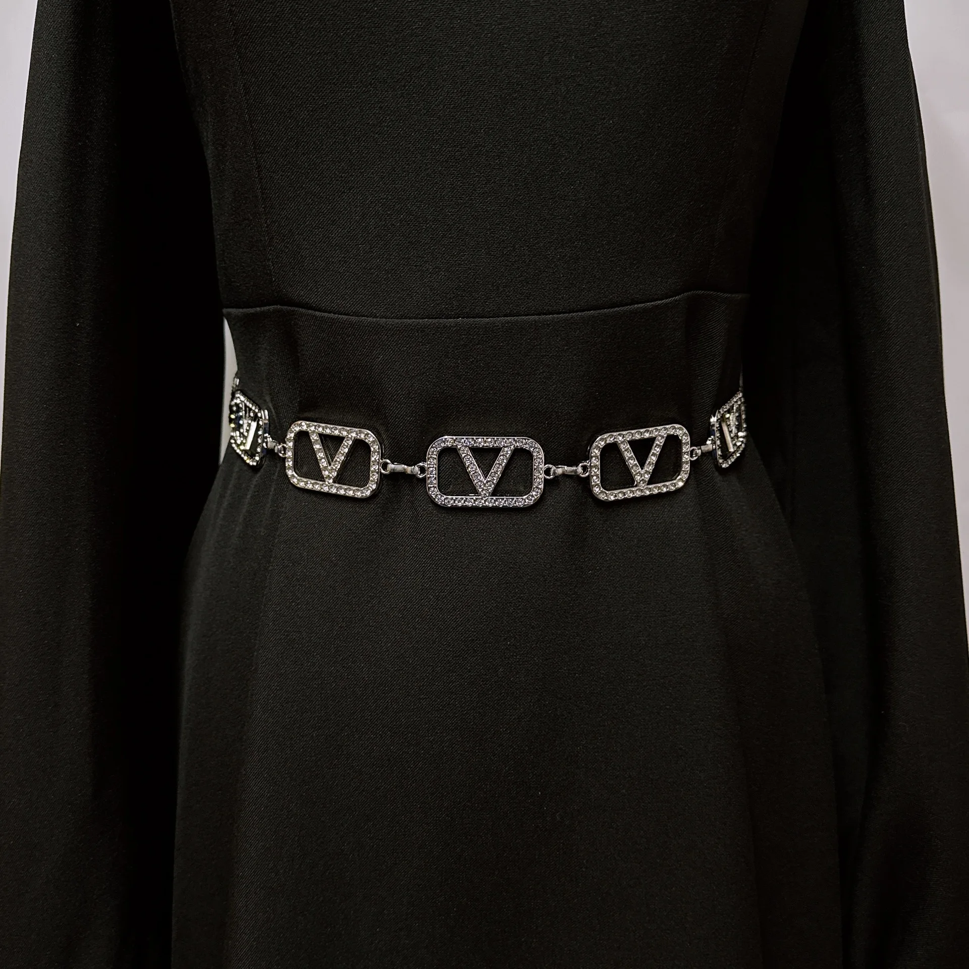 Thumbnail 2 - #34 Compare Waist Chains Before You Buy