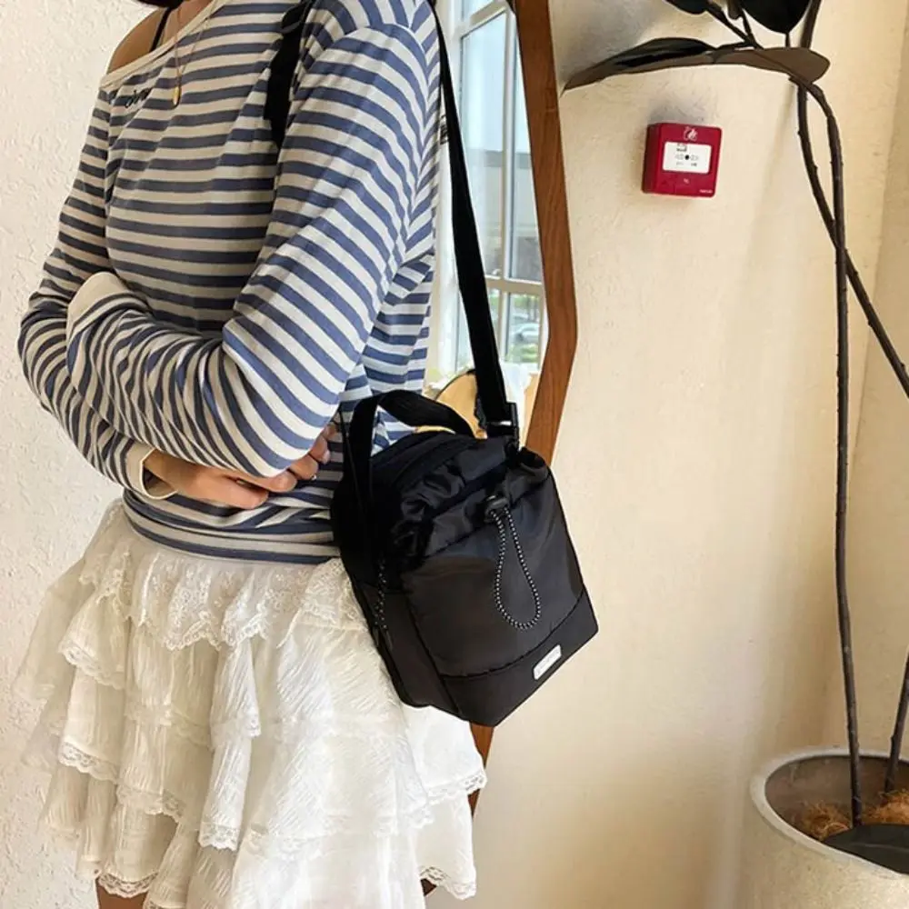 

Nylon Drawstring Shoulder Bag Lightweight Adjustable Strap Women Crossbody Bag Korean Style Large Capacity Phone Bag Travel