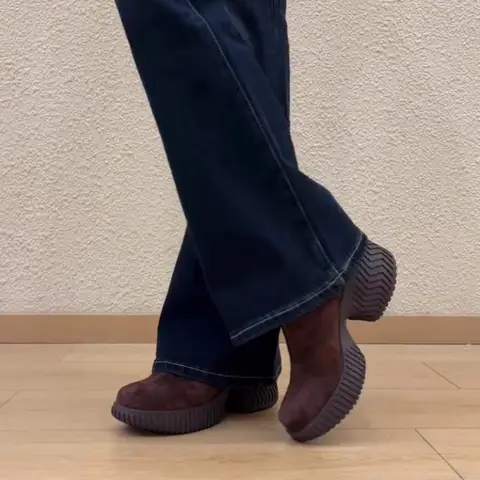 Chaussures à talons pour femmes, style vintage 2026, talons hauts, semelle épaisse, cuir texturé, bout profond, bottes à plateforme à semelle unique