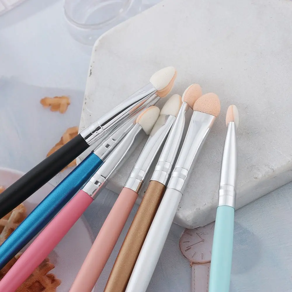 Long Handle Applicator เครื่องสําอางค์ Eyebrow ฟองน้ําอายแชโดว์แปรงอายไลเนอร์ผู้หญิงแต่งหน้าเครื่องมือแปรงอายแชโดว์