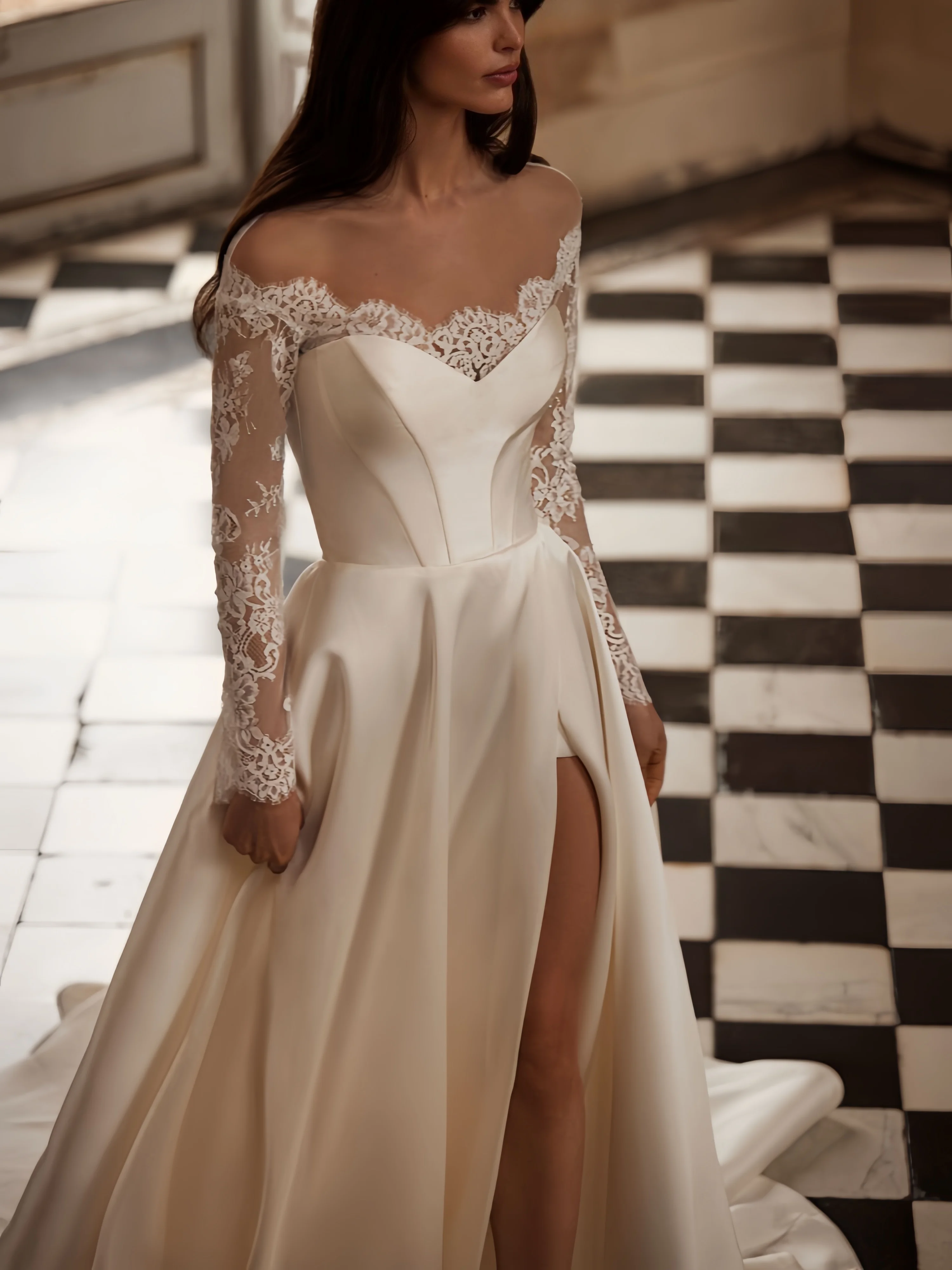 Customisable Wedding Dresses Evening Gowns Satin-effect Lace Long Train-style Strapless Wedd dress Elegant Handcrafted Even Gown