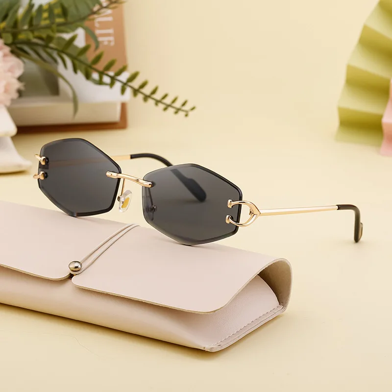 

Por 2024 Woman Lenses B7206 Eyewear Oval Women Resin Adult Sunglasses Glasses Sale