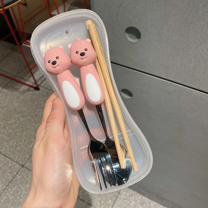Loopy น่ารัก Kawaii อะนิเมะอุปกรณ์ต่อพ่วงช้อนส้อมสแตนเลสชุดการ์ตูนสร้างสรรค์แบบพกพาชุดช้อนส้อมวันหยุดของขวัญ