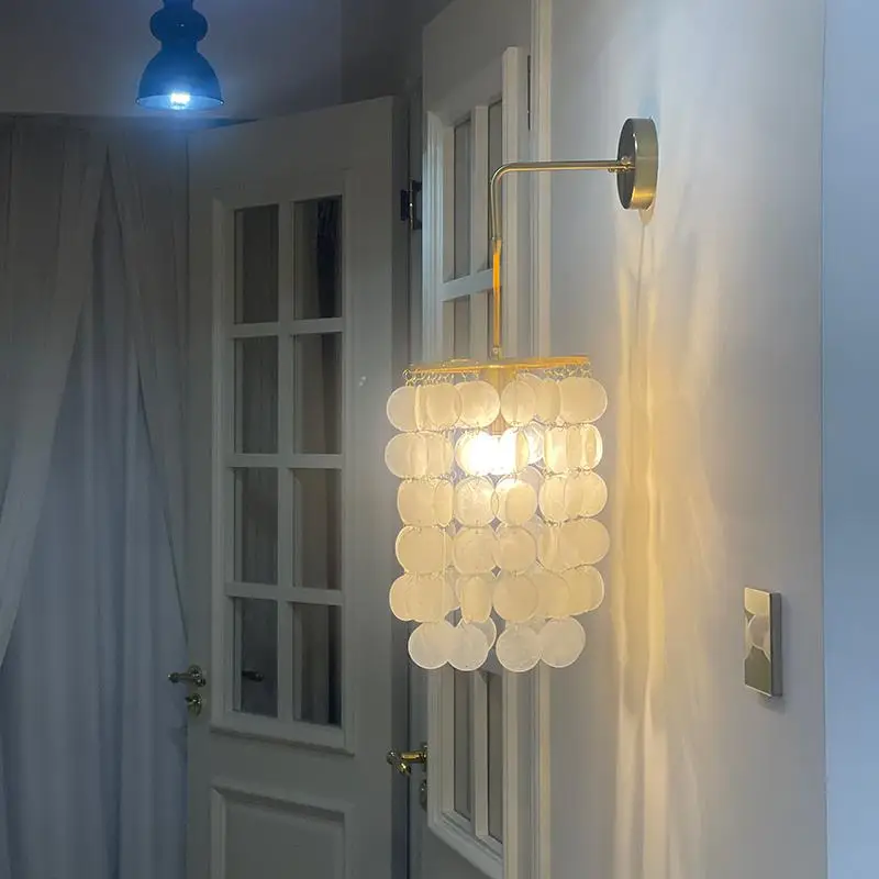 

French modern French retro shell wind chimes, modern Nordic entrance bay window bar small chandelier