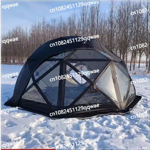

Зимняя снежная палатка, изолированная и снегозащищенная с нагревательным отверстием для дров и дымоходом, вмещающая до 8 человек.