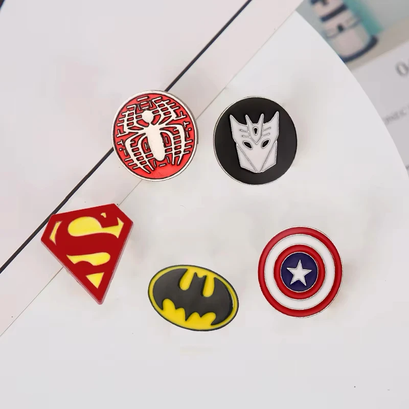 NUEVO y POPULAR: Set de 5 pines de solapa esmaltados de Marvel Avengers, Capitán América, Spiderman, insignias de moda para ropa y accesorios de mochila.