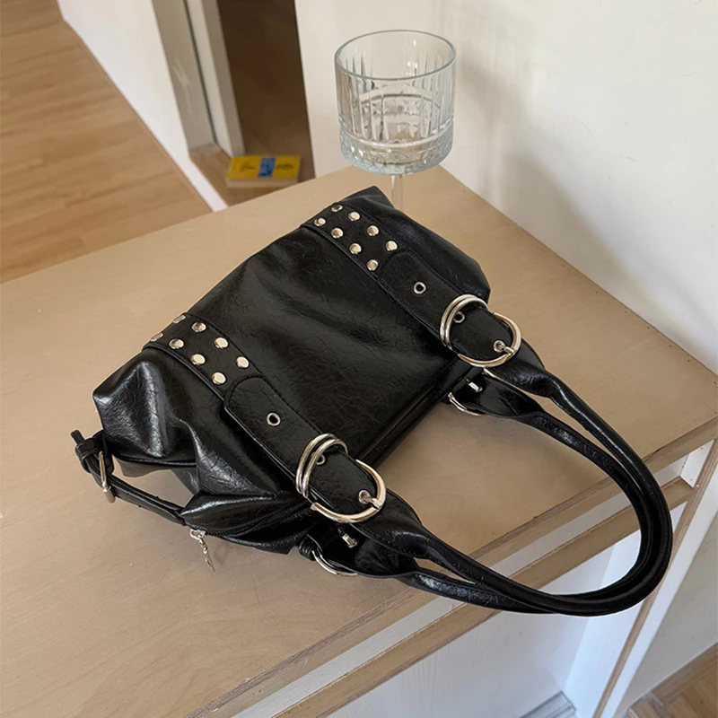 Fashion Rivet Women Shoulder Bag PU Leather Hot Girl Motorcycle Bag Bolsa Feminina Female Underarm Bag Ladies Big Handbag Black
