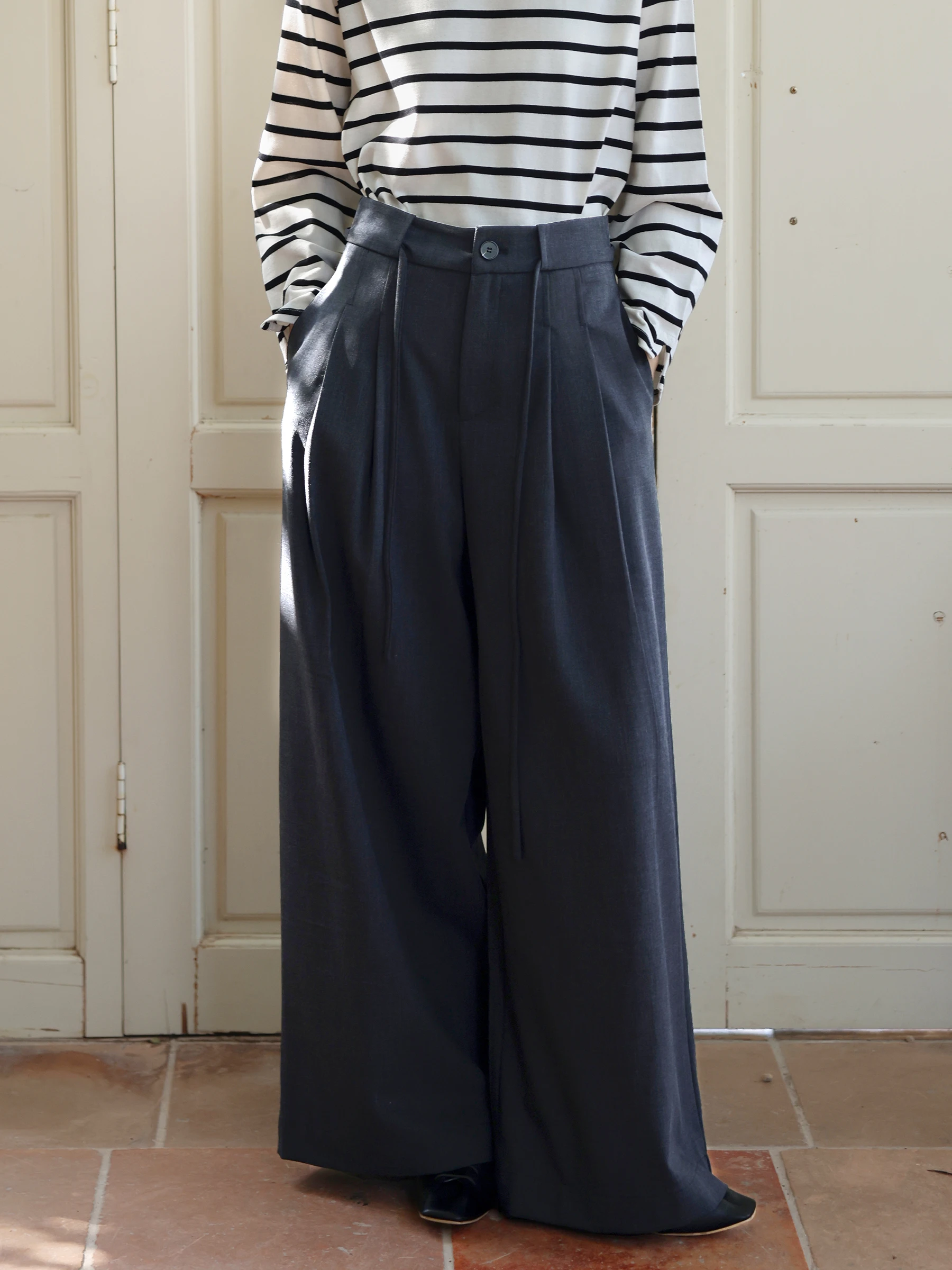 

MUNNS Casual Floor-Length Draping Wide Leg Pants Elastic Waist Stereo Pleated High Waist Straight Cut Commute Style Ladies Tr...