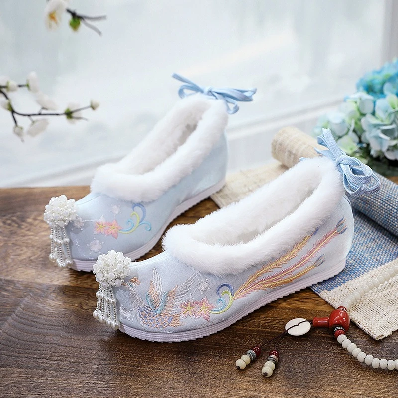 

Женские традиционные китайские хлопковые туфли ZJY15 с вышитыми внутренними каблуками.