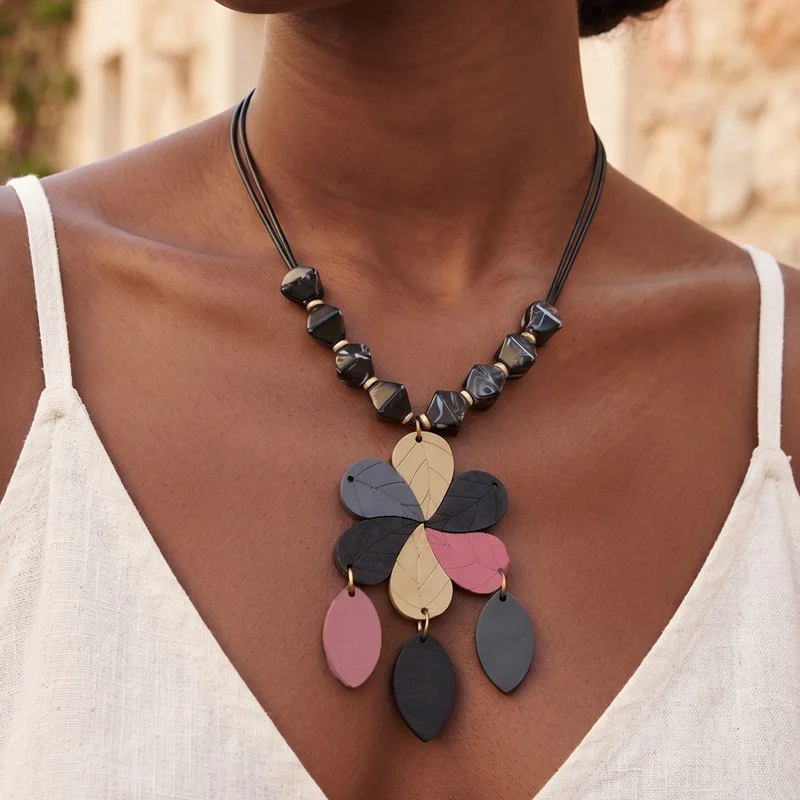 Source Factory Bohemian Color Wooden Leaves Flower Necklace Female Niche Ethnic Style Cross-border Jewelry Wholesale