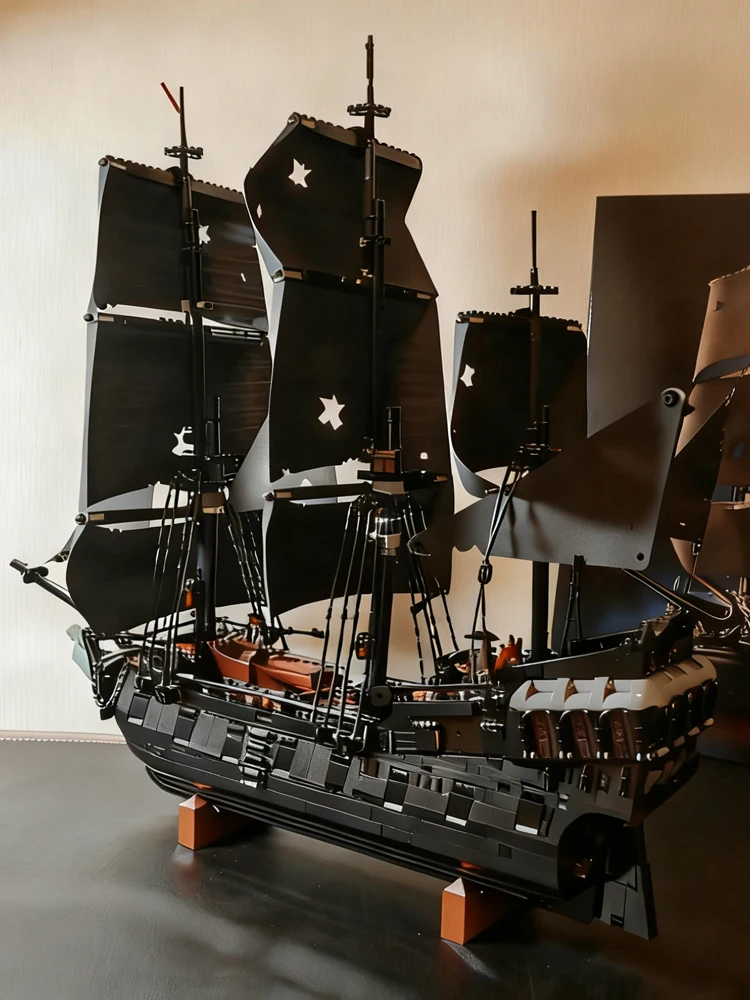 مكعبات بناء سفينة القراصنة، مجموعة نماذج كبيرة من اللؤلؤ الأسود للبالغين، هدية وديكور قابل للجمع