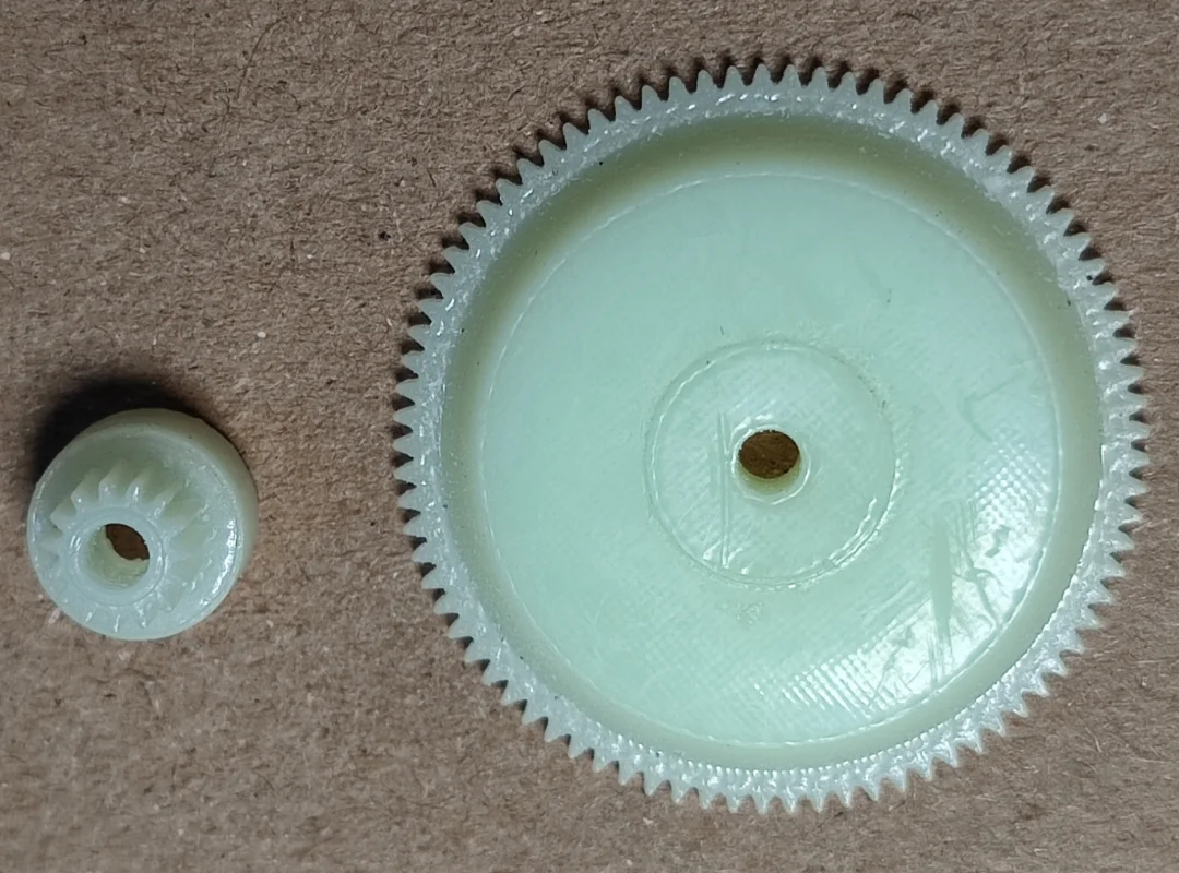 

Tape Recorder Drive Gear Movement Gear for Grundig C231 CN500 CN830 CN930 C3150 C6200