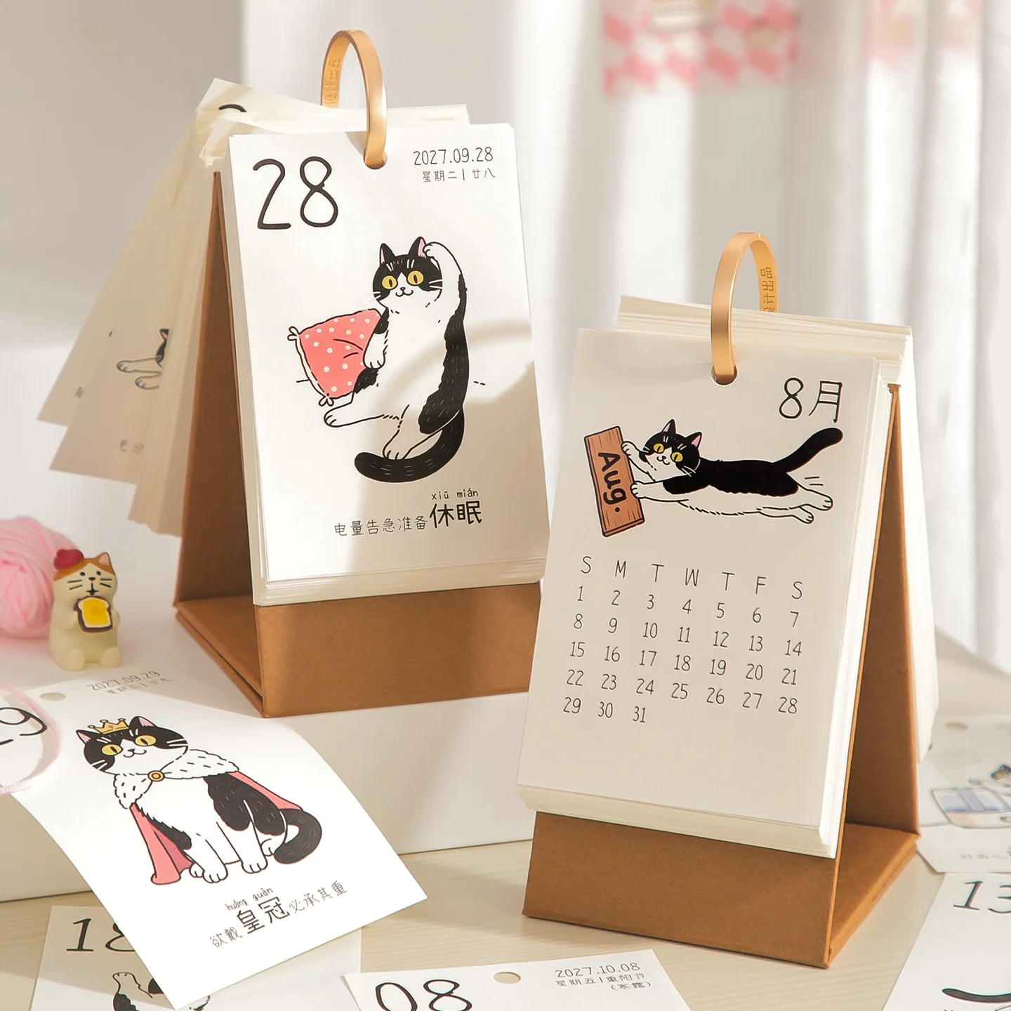 Journal GO 2027 Cute Cat Desk Calendar 365 Days Hand-Drawn Kitten Flip Calendar with Daily Quotes for Home Office and Desk Decor