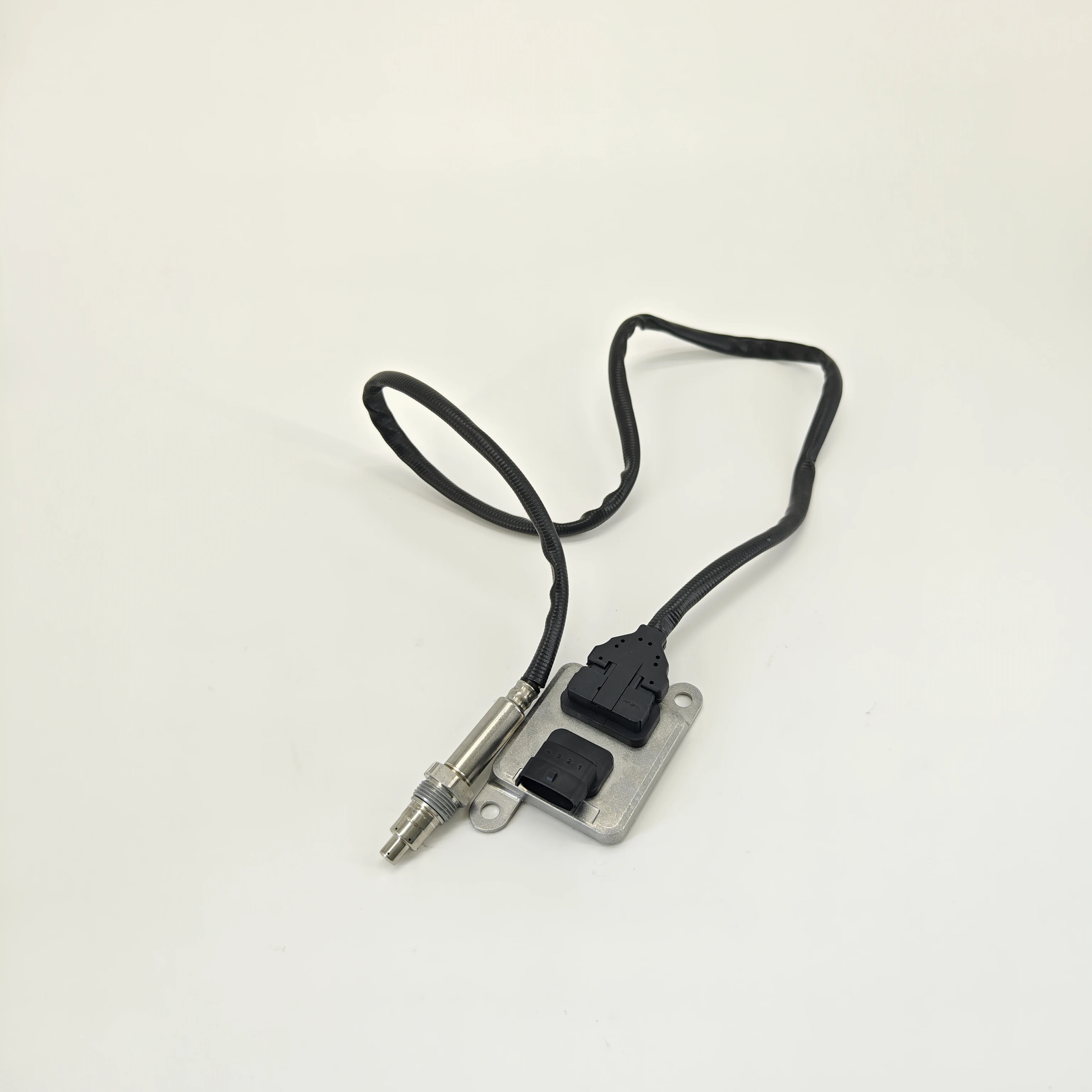 

Engineering Machinery Truck Engine System Accessories 2871974 4954222 5462435 Nitrogen Sensor