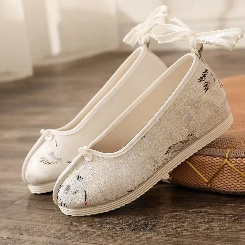Zapatos de baile antiguos bordados Hanfu, zapatos Han para mejorar el verano, elemento de cabeza redonda, zapatos bordados con perlas