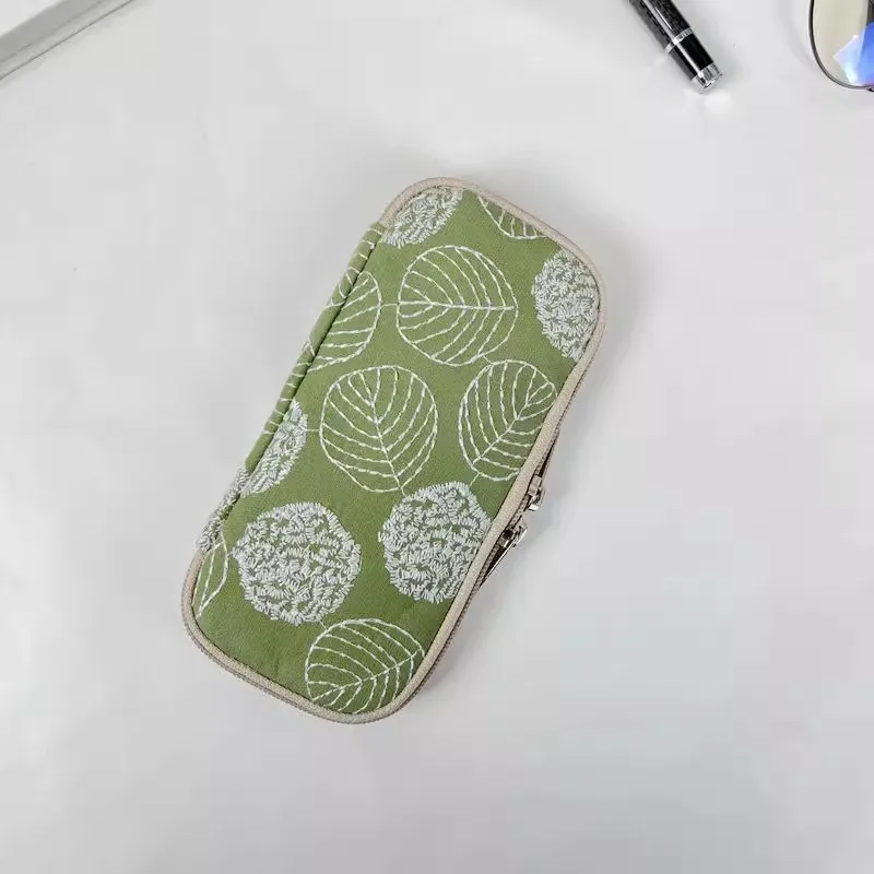 

High-Quality Fabric Hand-Embroidered Tambourine Pen Bag Multi-Pen Storage Bag Zipper Portable Pen Bag GREEN