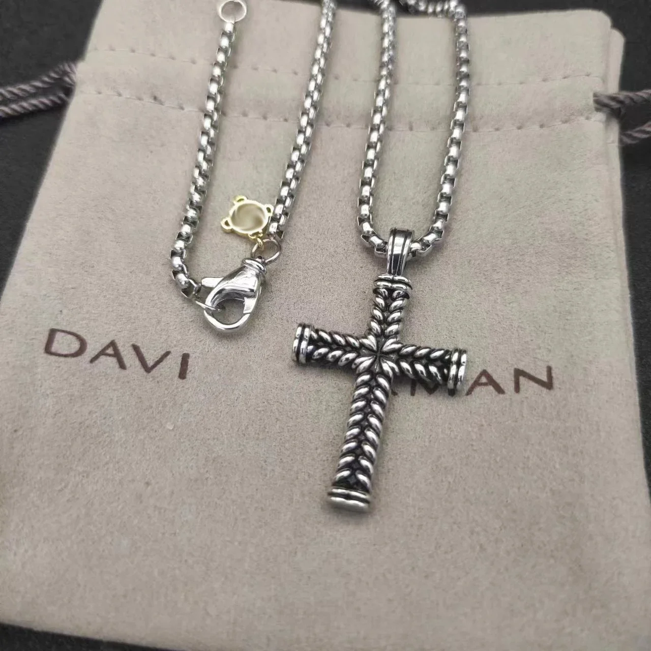 قلادات قلادة كلاسيكية جديدة من DY لعام 2025، تصميمات أنيقة ومتعددة الاستخدامات مناسبة لكل من الرجال والنساء