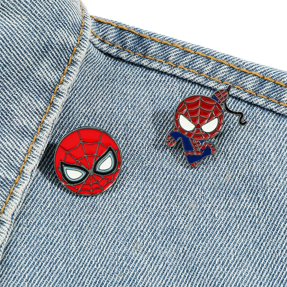 Broche de Spiderman para mochilas, alfileres de esmalte de dibujos animados de Anime, insignia de Metal creativa, accesorios de joyería de moda