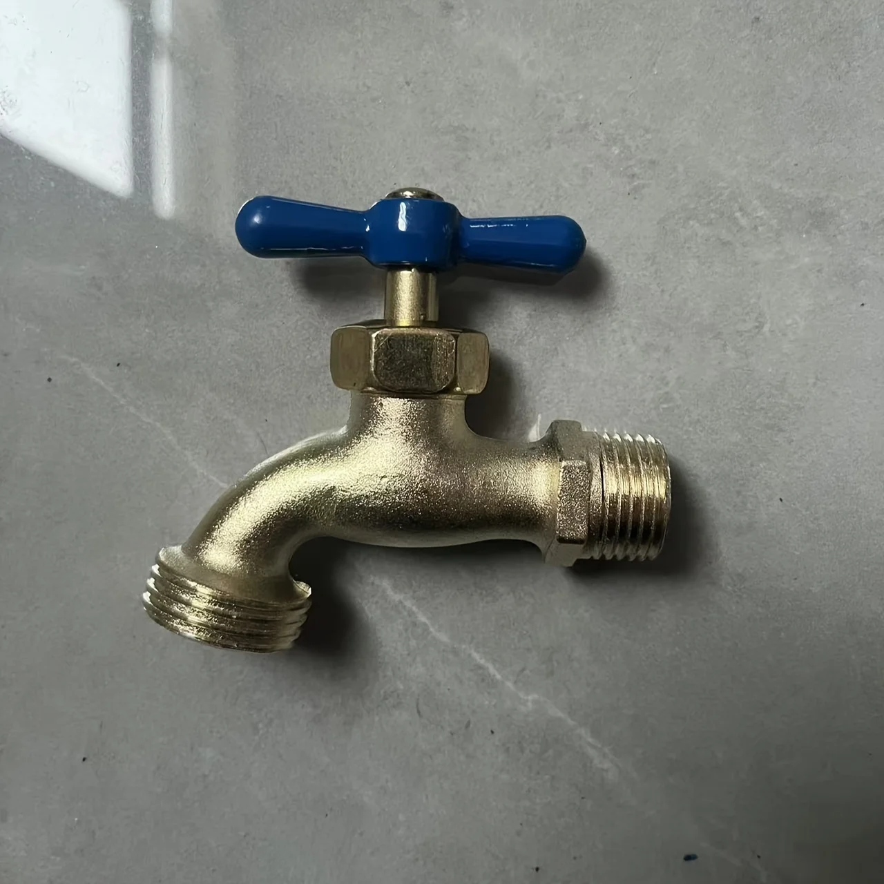 1Pc Random Color Classic Zinc Alloy Flexible Hose Bib Tap Outdoor Garden Faucet Single Hole Mount 1/2
